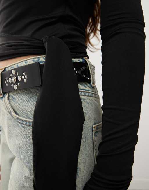 Weekday – Eli – Asymmetrisches, langärmliges Oberteil in Schwarz mit drapiertem Bindedetail, 4 von 4
