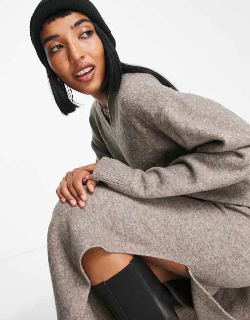 Weekday Ellen midi jumper dress with v neck detail in dusky brown, 3 of 4