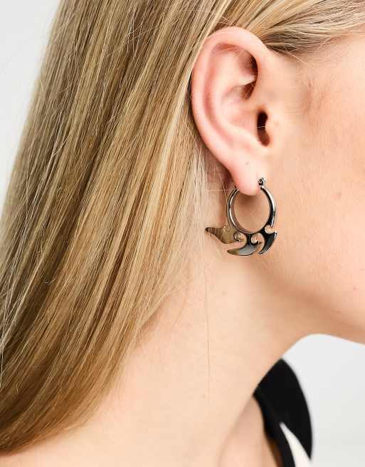 Weekday - Elsa - Orecchini a cerchio argento con fiamma