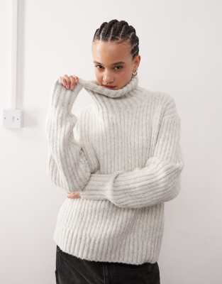 Weekday - Elvine - Grobstrickpullover in Grau mit Stehkragen