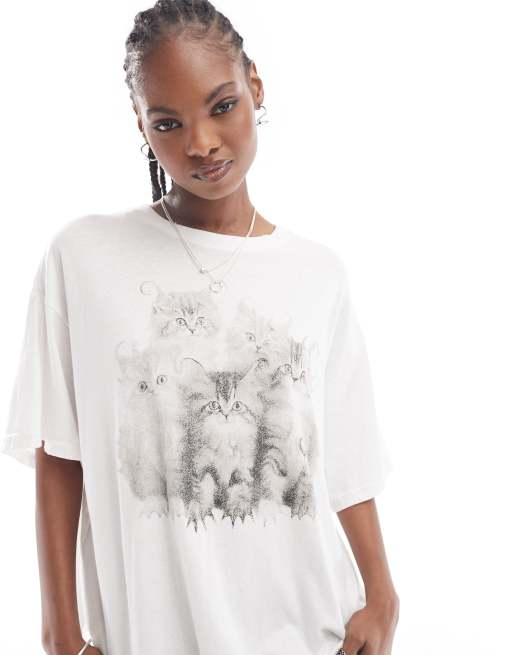 Weekday – Emy – Oversize-T-Shirt in gebrochenem Weiß mit Katzen-Fotoprint