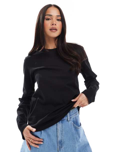 Weekday - Essence - Langærmet sort top i standard fit - view 1