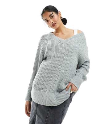 Weekday - Farila - Oversize-Pullover aus locker gewebtem Strick in Hellgrau mit V-Ausschnitt