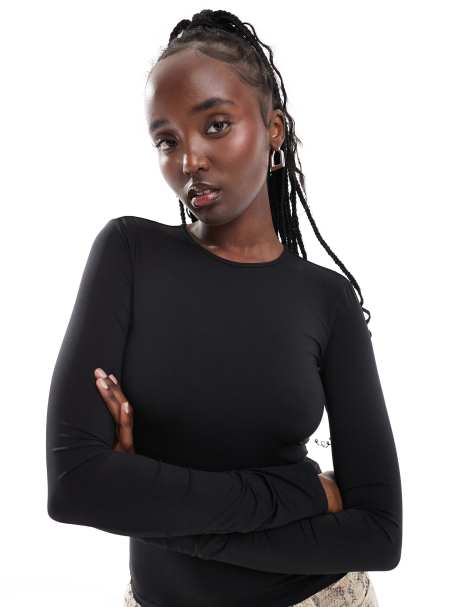 Weekday - Fine - T-shirt met lange mouwen in zwart - view 1
