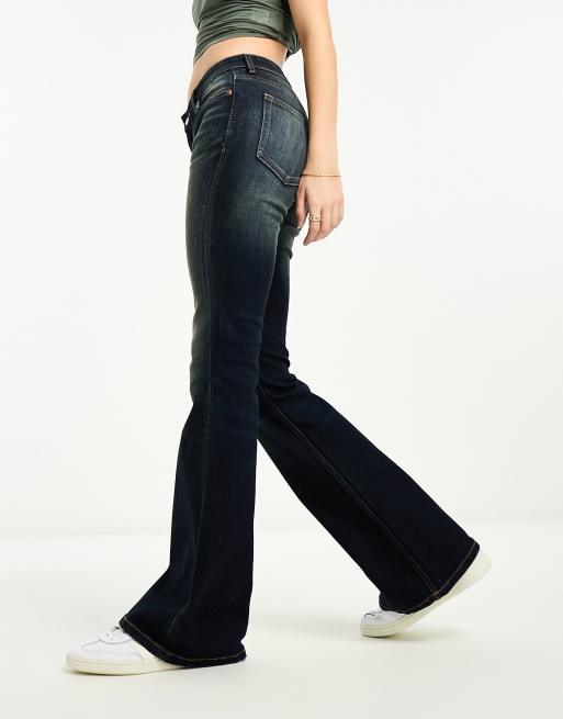 Weekday Flame low waist flared jeans in swamp blue wash, 2 of 5