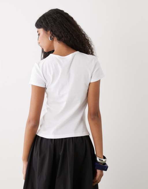 Weekday Fleur v-neck slim t-shirt in white, 3 of 4