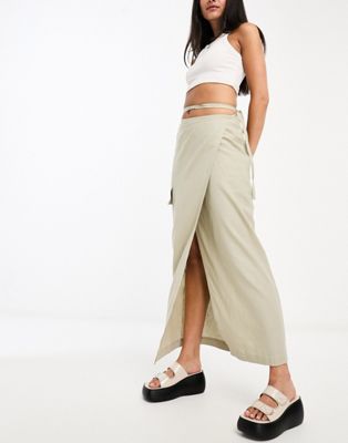 Weekday Fold Linen Blend Cargo Midi Skirt In Khaki-green