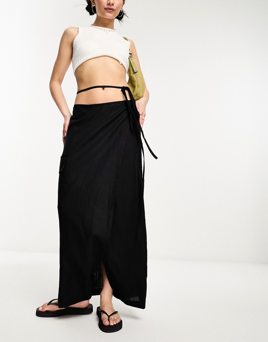 Fold linen blend midi skirt in black