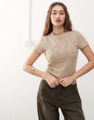 Weekday - Freja - T-Shirt in verwaschenem Beige mit Motiv-Applikation im Stil der 90er-Neutral