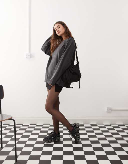 Weekday – Frida – Langärmliges Oversize-Oberteil in verwaschenem Schwarz, 3 von 4