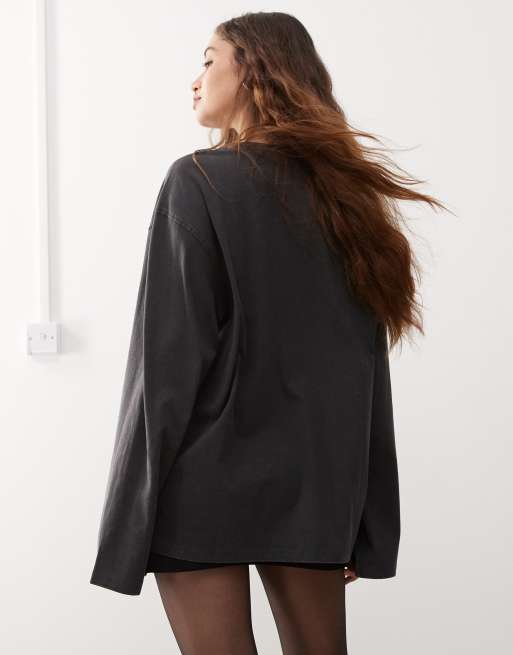 Weekday Frida washed oversized long sleeve top in off-black, 4 of 4