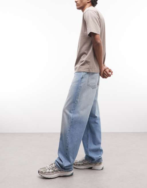 Weekday Galaxy loose fit baggy jeans in faded blue wash, 2 of 5