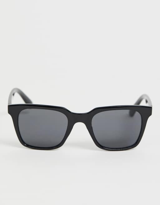 Weekday store gate sunglasses