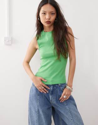 Weekday - Geripptes Tanktop in Grün