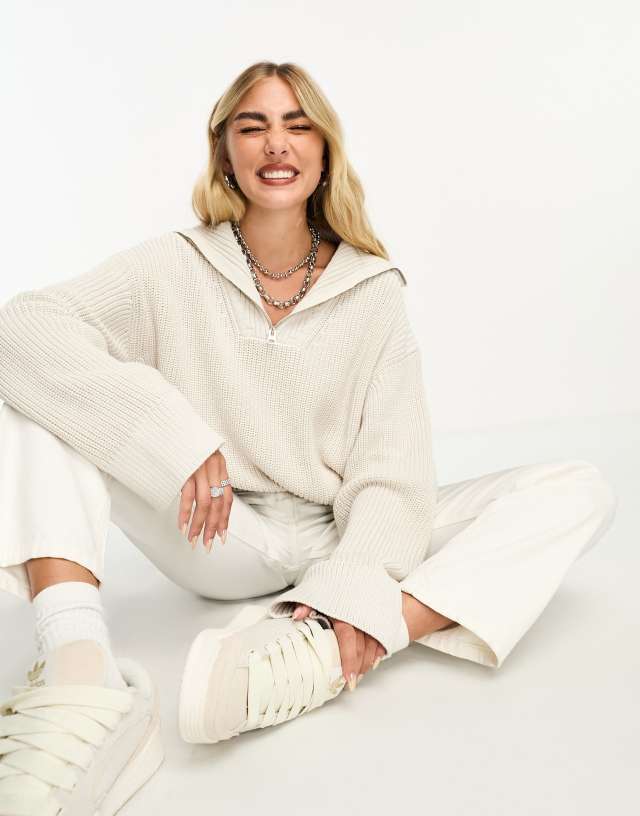 Weekday - grace half zip jumper in off-white