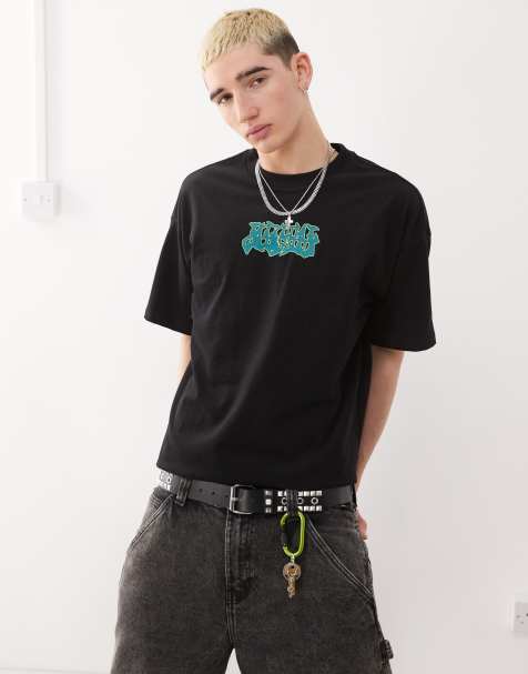 Weekday – Great – Kastiges T-Shirt in Schwarz mit Frontgrafik - view 1