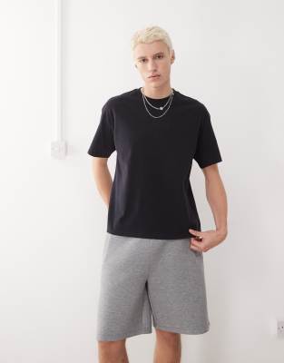 Weekday – Great – Marinblå t-shirt med boxig passform - view 1