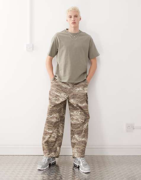 Weekday – Great – T-shirt o pudełkowym kroju w kolorze khaki - view 1