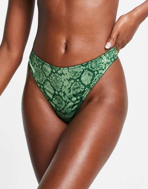 Weekday – Grön ormskinnsmönstrad stringtrosa i polyester - MGREEN