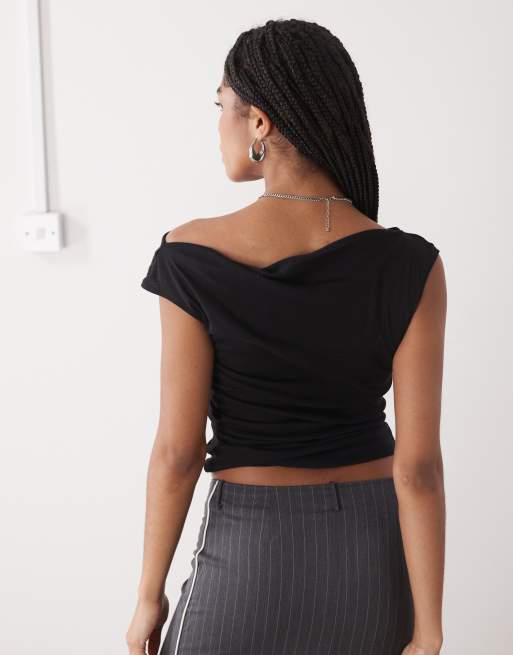 Weekday – Halbtransparentes Oberteil in Schwarz mit drapiertem Ausschnitt, 3 von 4
