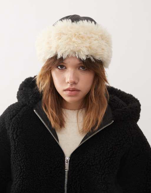 Weekday hat with faux fur trim in black & off-white