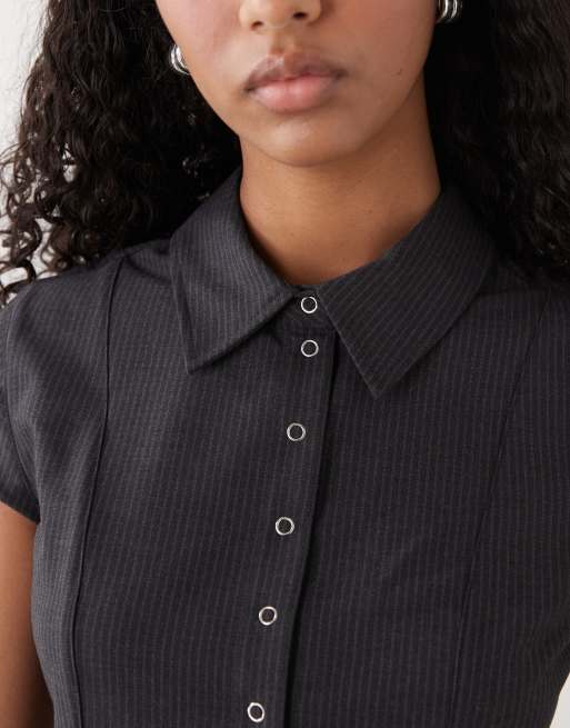 Weekday – Hemdbluse in meliertem Grau mit Nadelstreifen und Knopfleiste, 3 von 4