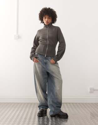 Weekday - Hochgeschlossene Sweatjacke in Dunkelgrau mit Reißverschluss und betonter Taille