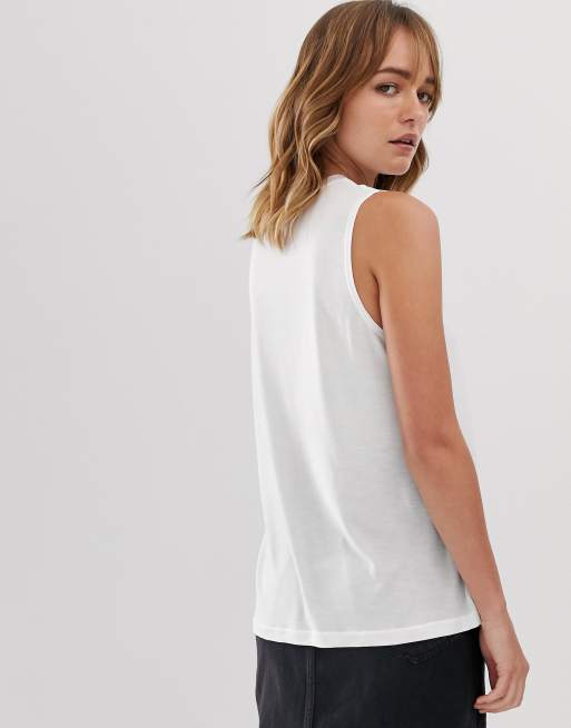 Weekday – Hochgeschlossenes Trägershirt mit tiefen Armlöchern in Weiß, 2 von 4