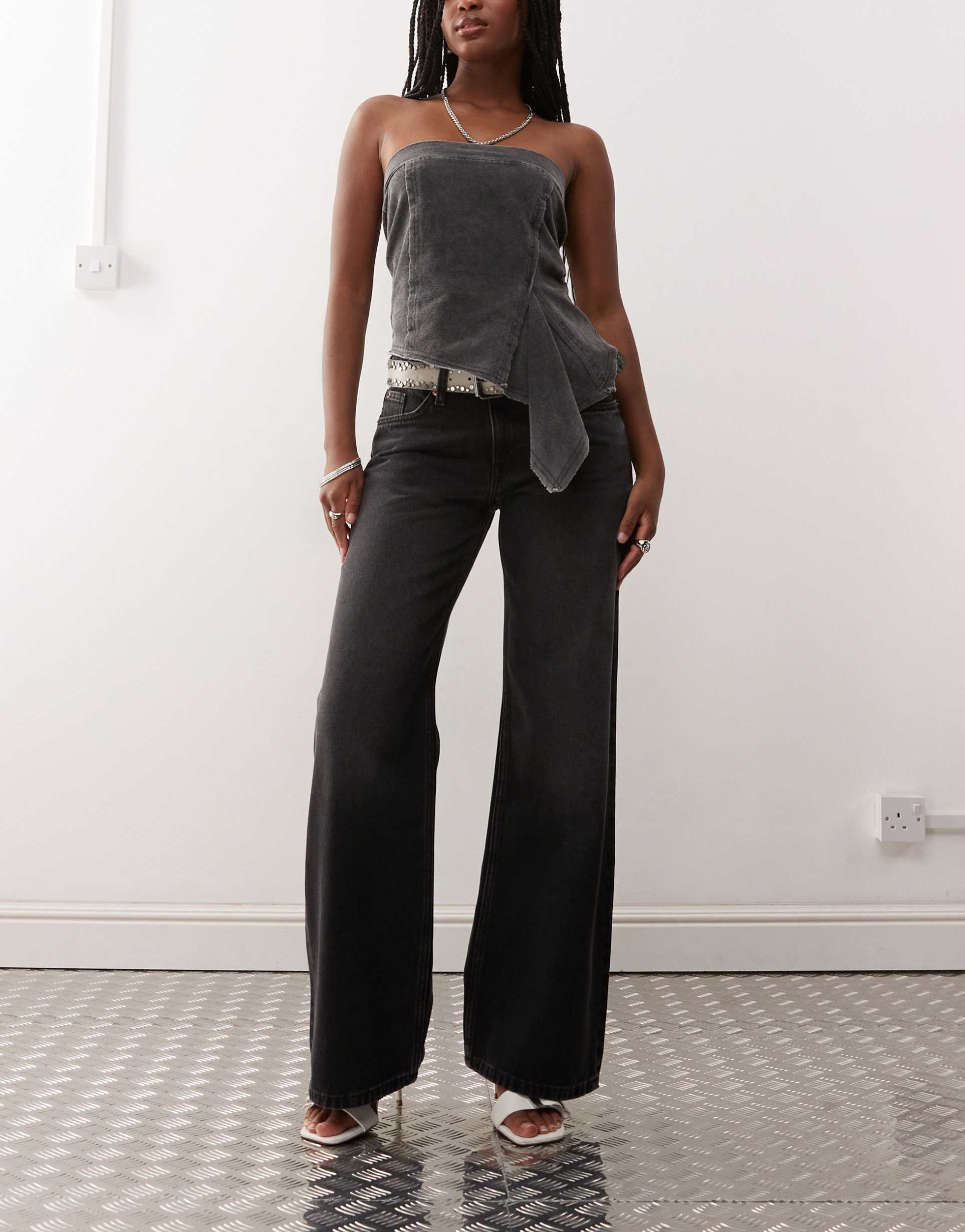 weekday imoo low waist wide leg jeans in washed black