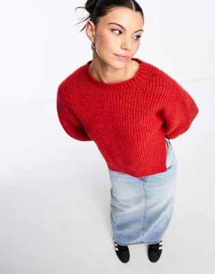 Weekday - Ivy - Strickpullover in Rot meliert mit Seitenschlitz