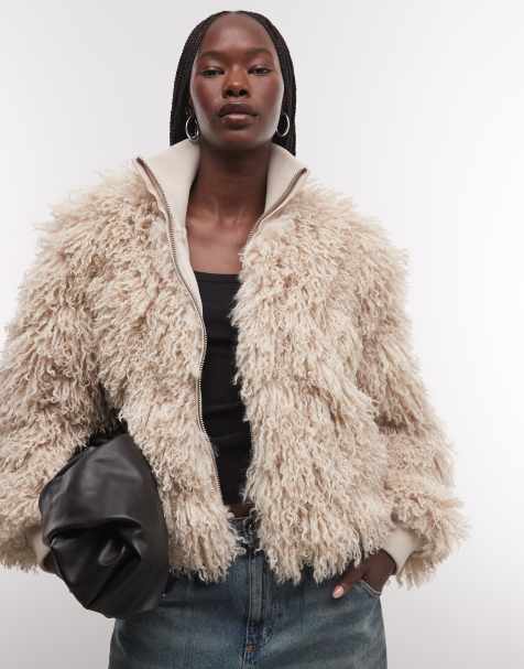 Weekday Jacke in Boxy-Passform aus Kunstpelz in hellem Maulwurfbraun - view 1