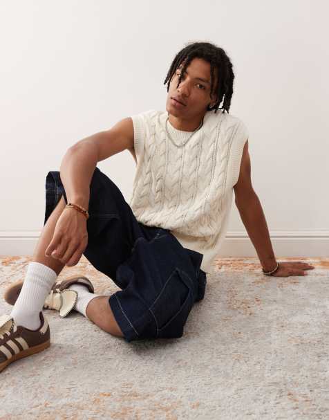 Weekday – James – Strickweste in gebrochenem Weiß mit Zopfmuster - view 1