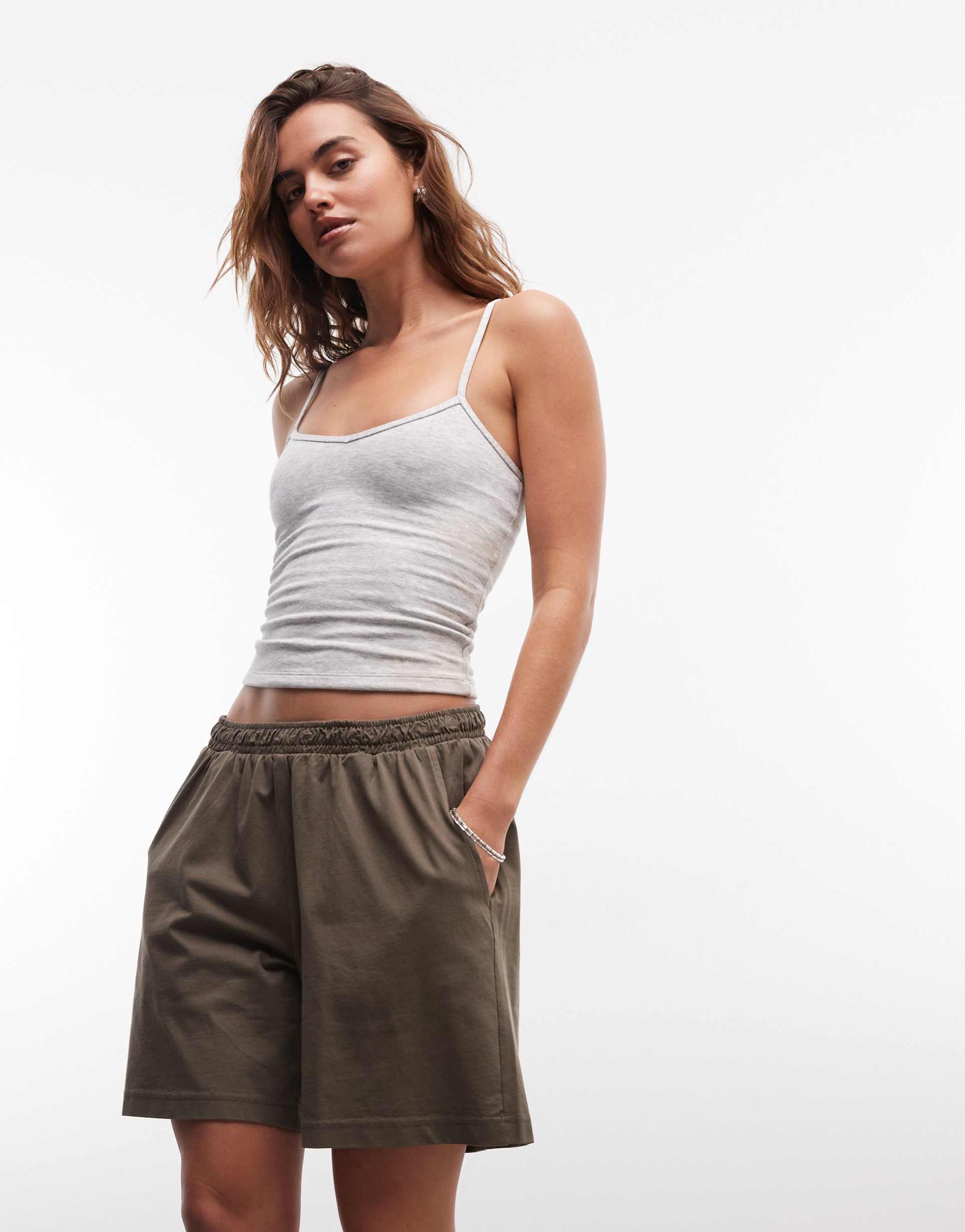 weekday jersey shorts in mole