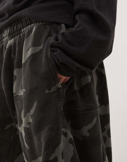 Weekday – Joggersy oversize z balonowymi nogawkami we wzór moro, 4 z 5