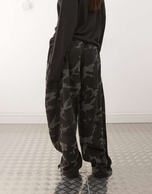 Weekday – Joggersy oversize z balonowymi nogawkami we wzór moro, 5 z 5
