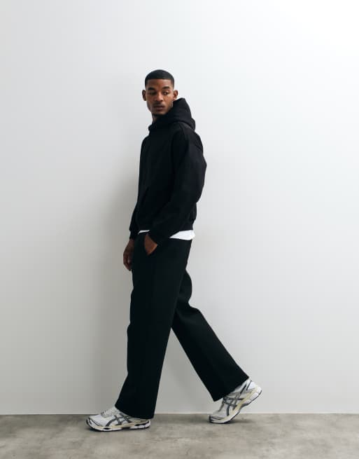 Weekday – Jogginghose in Schwarz mit weitem Bein, aus Stoff in Neoprenoptik, 3 von 5