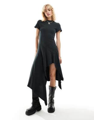 Weekday - Joline - Asymmetrisches Midi-T-Shirt-Kleid in verwaschenem Schwarz