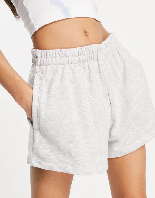 Weekday - Kama - Pull-on shorts i lysegrå bomuld - GREY