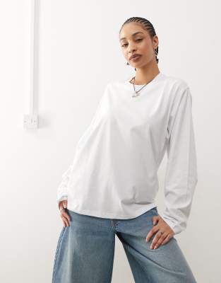 Weekday - Kastiges, langärmliges Oversize-Shirt in Weiß