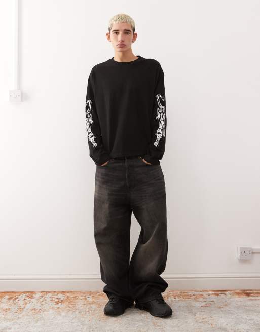 Weekday – Kastiges, langärmliges Oversize-T-Shirt in Schwarz mit Panther-Grafik am Ärmel, 2 von 5