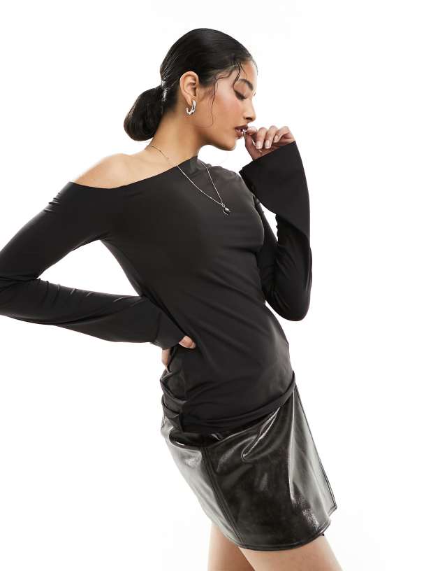 Weekday - kiara one shoulder long sleeve top in black