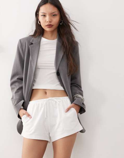 Weekday – Knappe Jersey-Shorts in Weiß - view 1