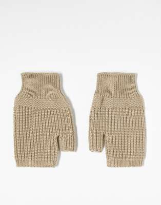 Weekday Weekday knitted mittens in beige-Neutral