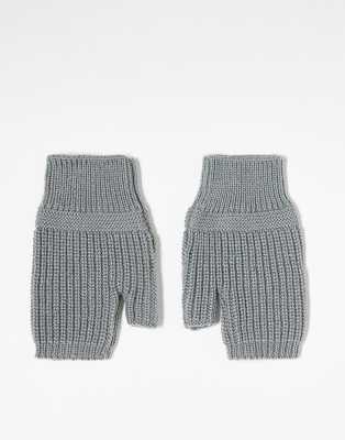 Weekday Weekday knitted mittens in grey
