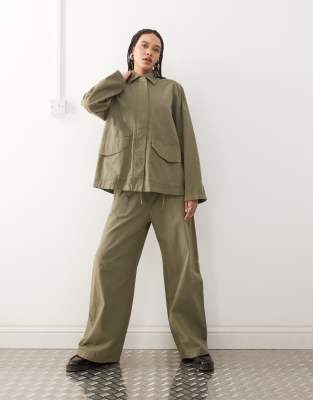 Weekday - Kovu - Mix & Match - Oversize-Jacke aus Ripstop in Khaki-Braun