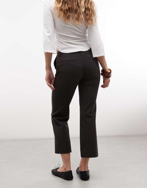 Weekday krótkie spodnie tailored w ciemnobrązowy prążek, 5 z 5