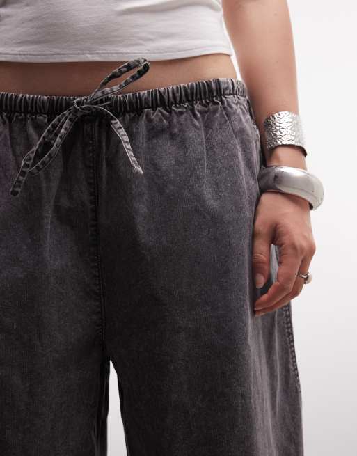 Weekday – Kurz geschnittene Oversize-Hose in Dunkelgrau mit Kordelzug, 5 von 5
