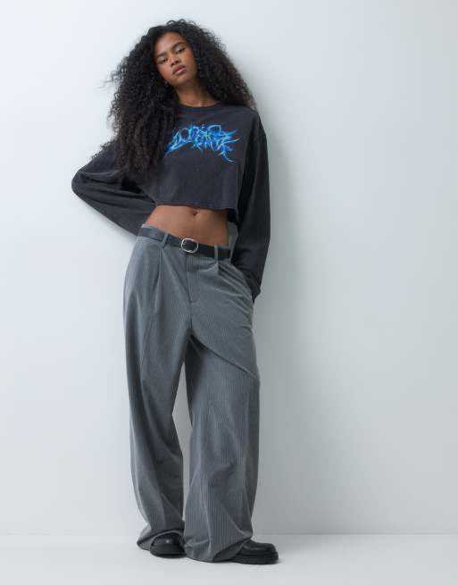 Weekday kurzes Oversize-Longsleeve-Oberteil mit Airbrush-Grafikprint in Schwarz, 4 von 5