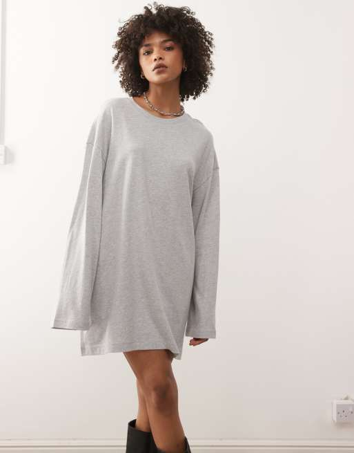 Weekday – Langärmliges Oversize-T-Shirt-Kleid in Grau meliert, 2 von 4