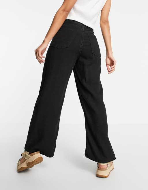 Linear best sale flare pants